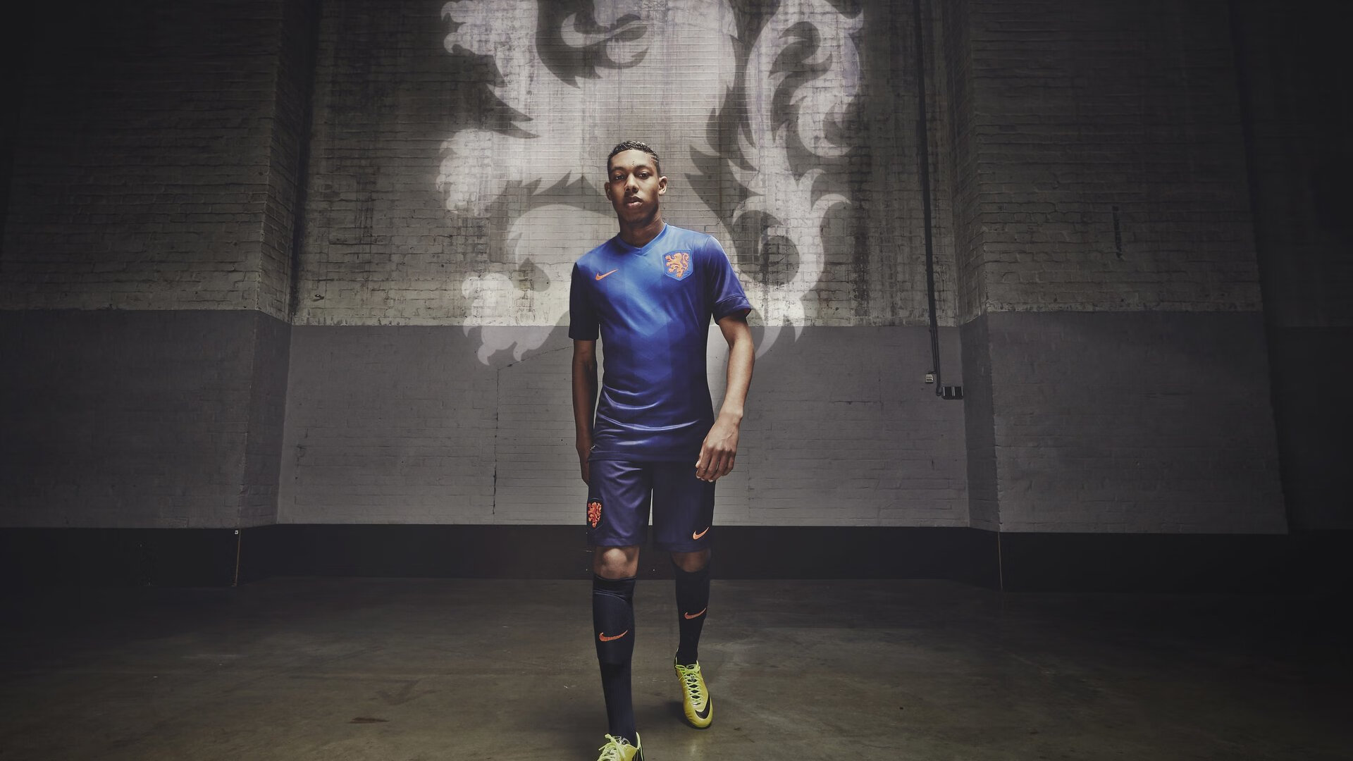 足球校园社团在初中阶段全面推广，校园足球社团活动方案